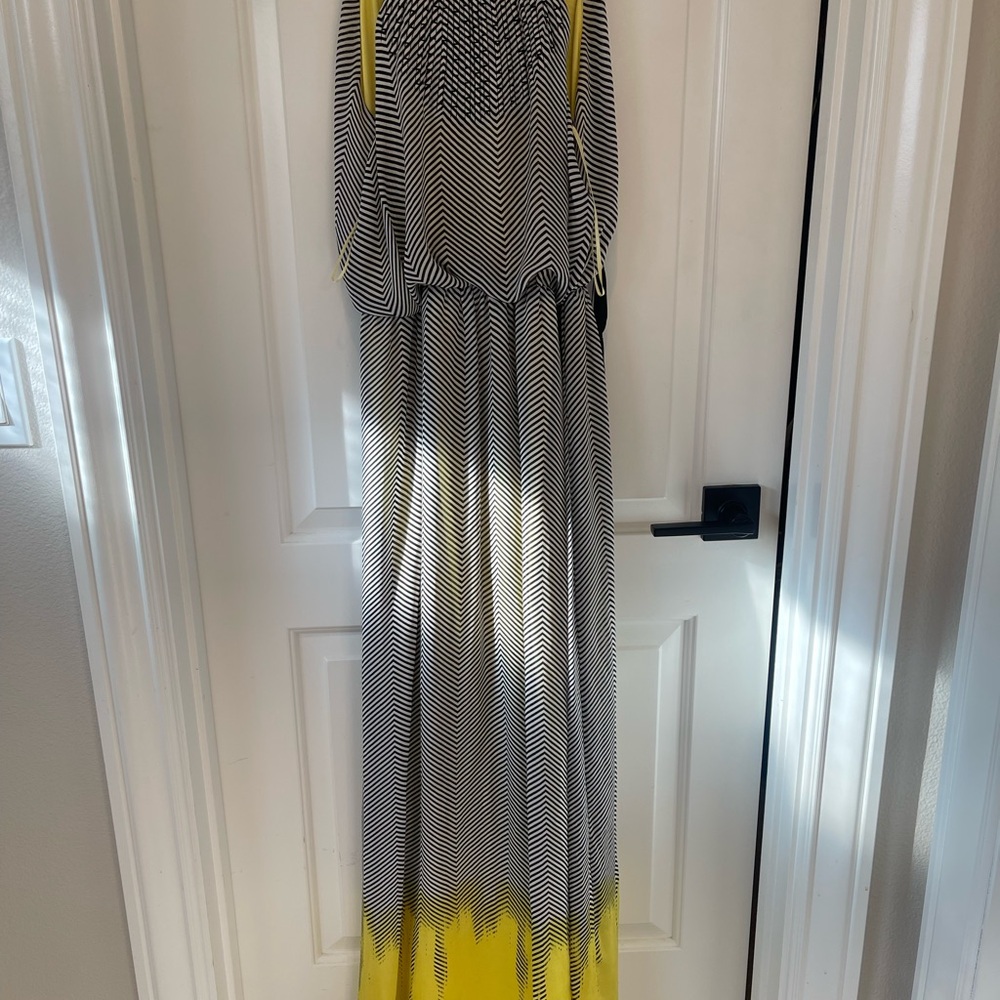 Vince Camuto Black and Yellow Chevron Long Sleeve Dress